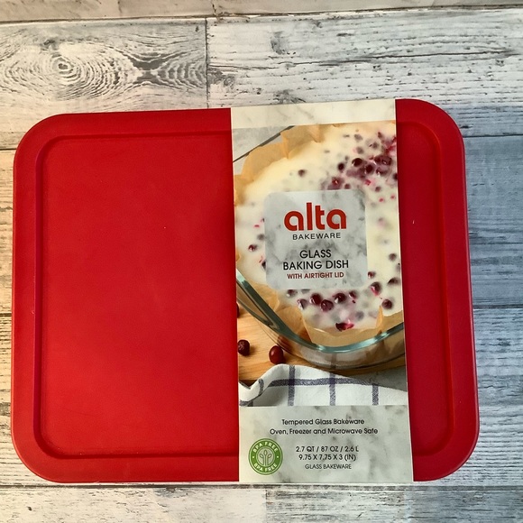 Alta Glass Baking Dish With Airtight Lid - Picture 2 of 3